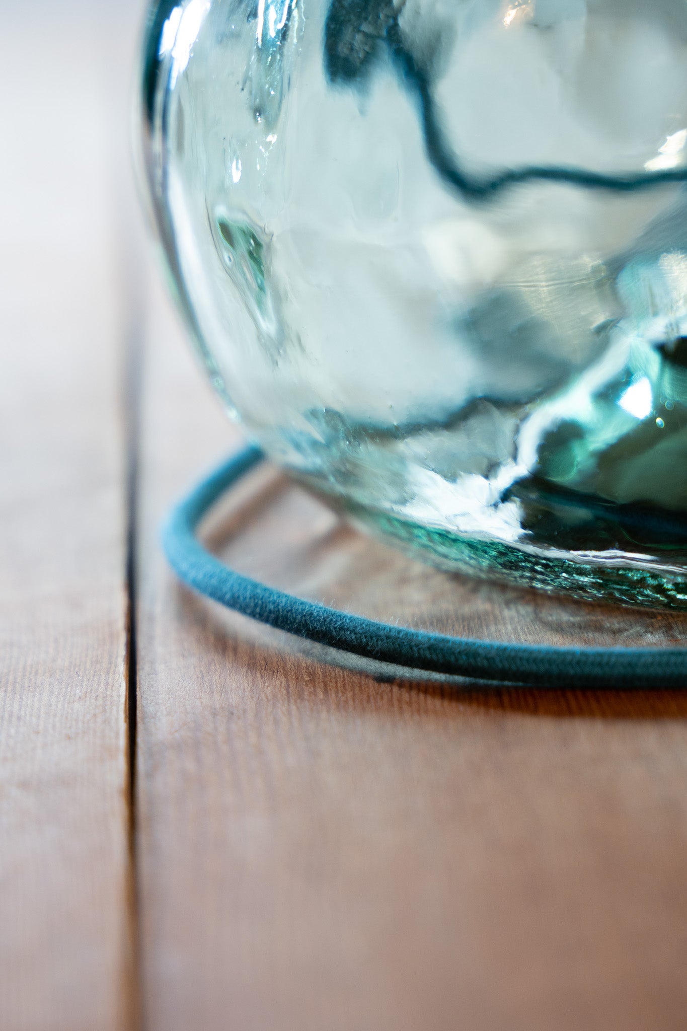 Recycled Glass 39cm Oasis Lamp