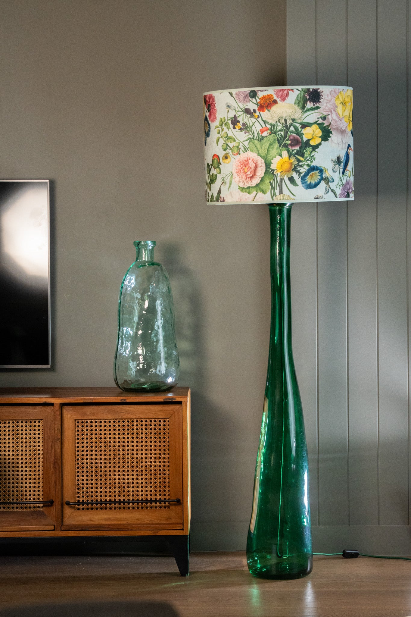 Pale Hortus Velvet Shade 8" to 18"